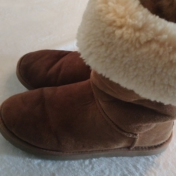 Ugg Bailey Boys 2 Tall Boots size US 9 - Picture 8 of 15